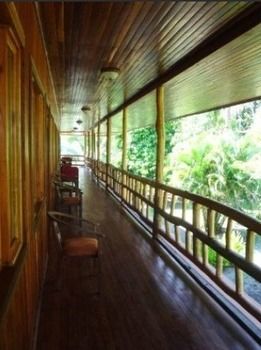 Miss Junies Lodge Тортугеро Екстер'єр фото